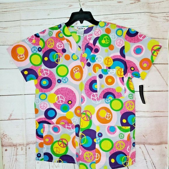 Just Love Medical Scrub Top Medium Pink Multi Colored Peace Signs - Picture 1 of 12